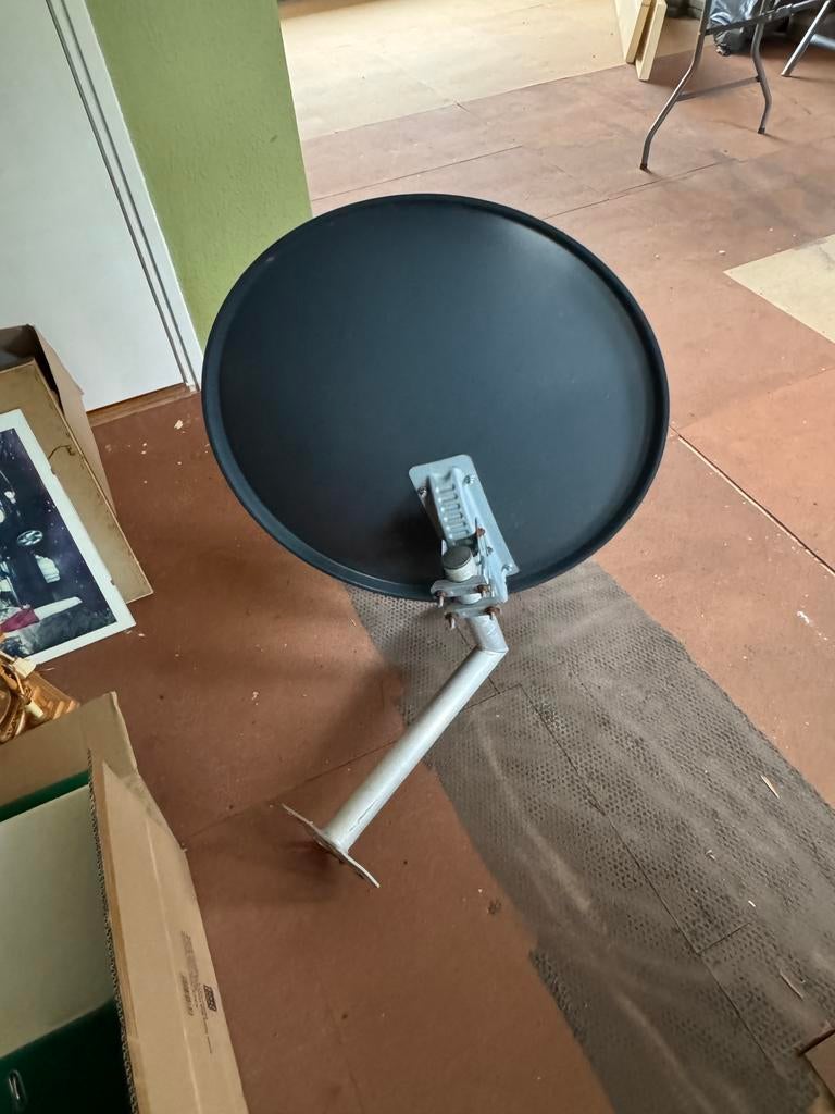 Universele monoblock quad LNB schotel 60 cm, Ophalen of Verzenden, Gebruikt, Overige merken