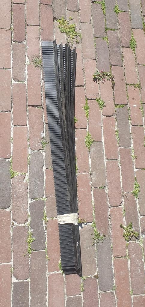 10 stuks 1 mtr Vogelschroot / Dakvoetprofiel - Nieuw, Ophalen