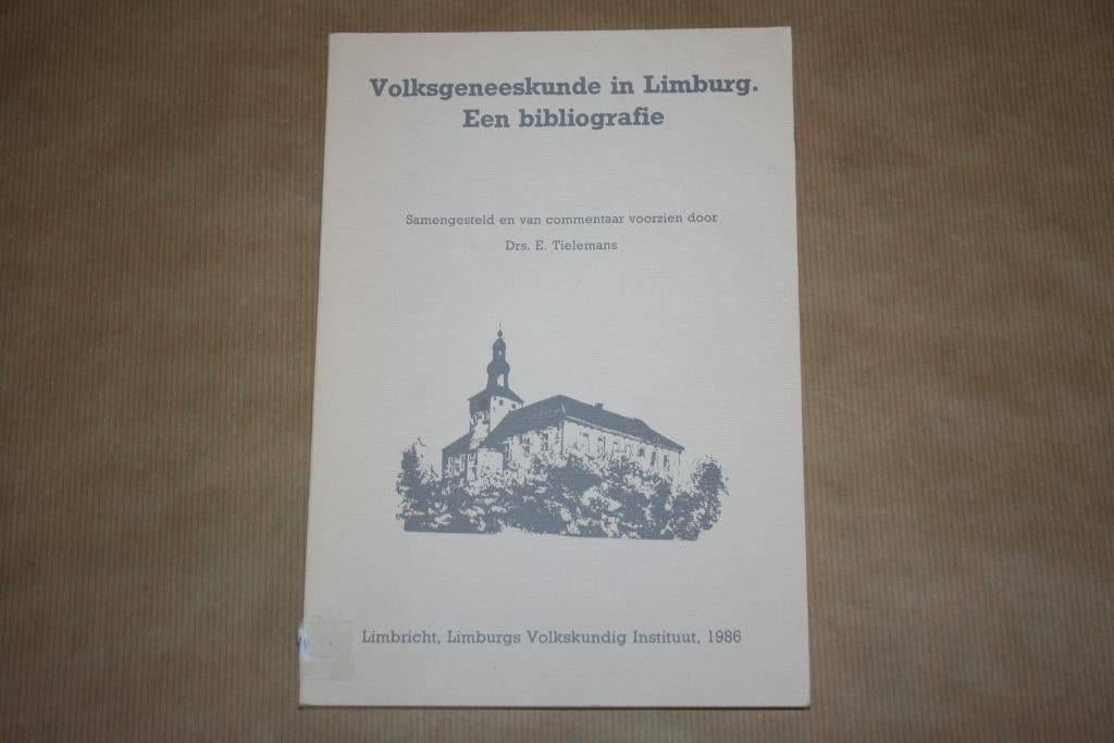 Volksgeneeskunde in Limburg Een bibliografie, Boeken, Ophalen of Verzenden, Gelezen