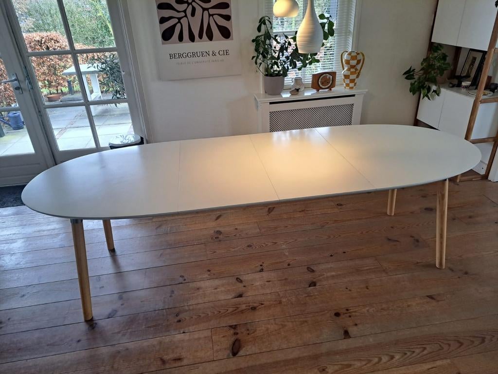 Grote ovale witte eettafel, Huis en Inrichting, Ophalen, Gebruikt, 100 tot 150 cm, 200 cm of meer