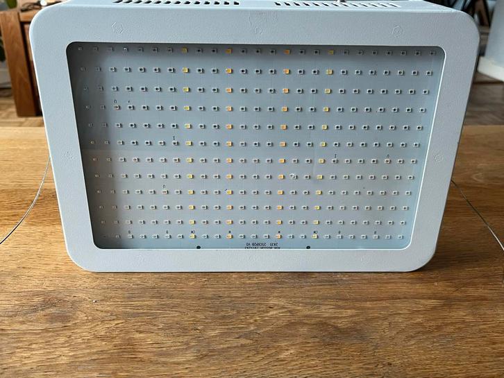 LED Kweeklamp voor optimale plantengroei, Tuin en Terras, Kweekspullen, Zo goed als nieuw, Kweeklamp, Ophalen of Verzenden