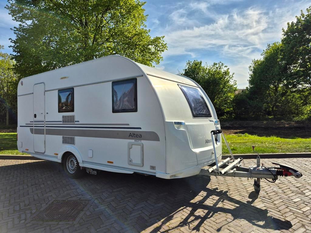 Adria Altea 462 PK 2015 + Mover + Voortent + Stapelbed +, Caravans en Kamperen, Treinzit, Dwars-stapelbed, Adria, 5 tot 6 meter
