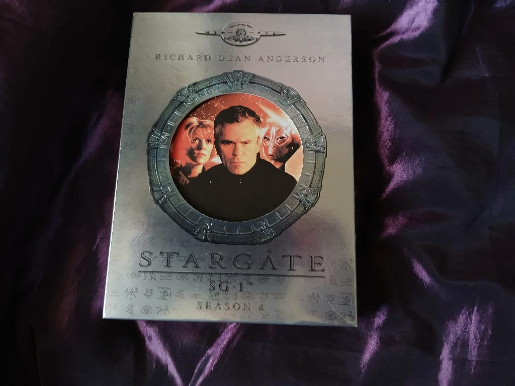 Stargate SG1 Season 4, DVD 6-box, Ophalen of Verzenden, Zo goed als nieuw, Science Fiction, Boxset