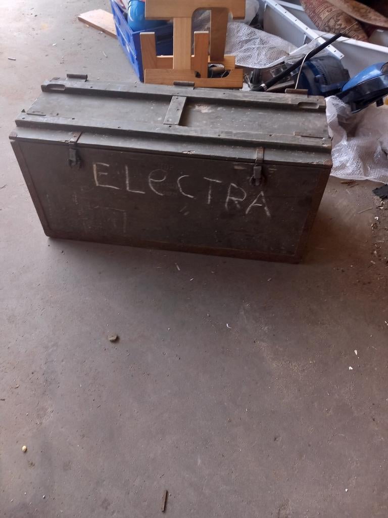 Oude kist prijs € 30.00, Huis en Inrichting, Woonaccessoires | Kisten, Ophalen of Verzenden, 50 tot 100 cm, Minder dan 50 cm, Minder dan 50 cm