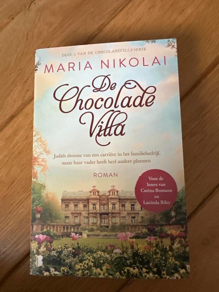 De Chocolade Villa - Maria Nikolai, Boeken, Romans, Nieuw, Nederland, Ophalen of Verzenden