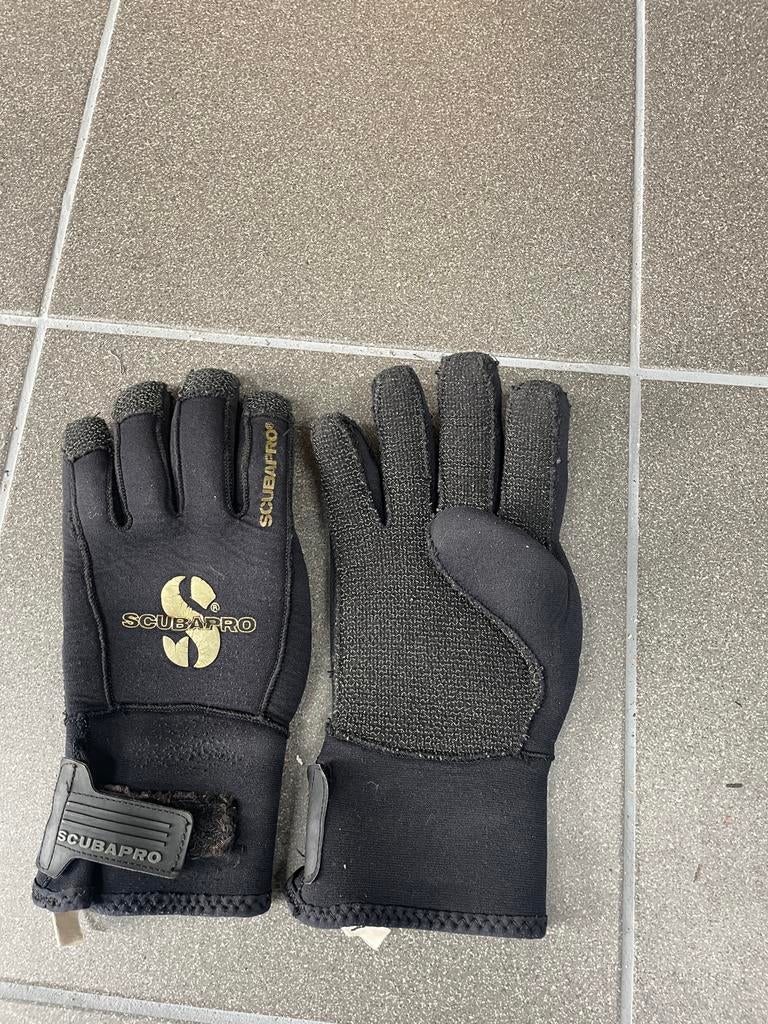 duikhandschoenen: maat (M) en 2 sets (L), Watersport en Boten, Duiken, Ophalen, Gebruikt, Overige typen