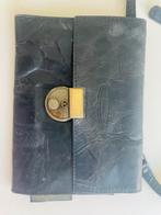 Te koop: klein leren tasje, Fred de la Bretoniere, zwart, Sieraden, Tassen en Uiterlijk, Tassen | Schoudertassen, Ophalen of Verzenden