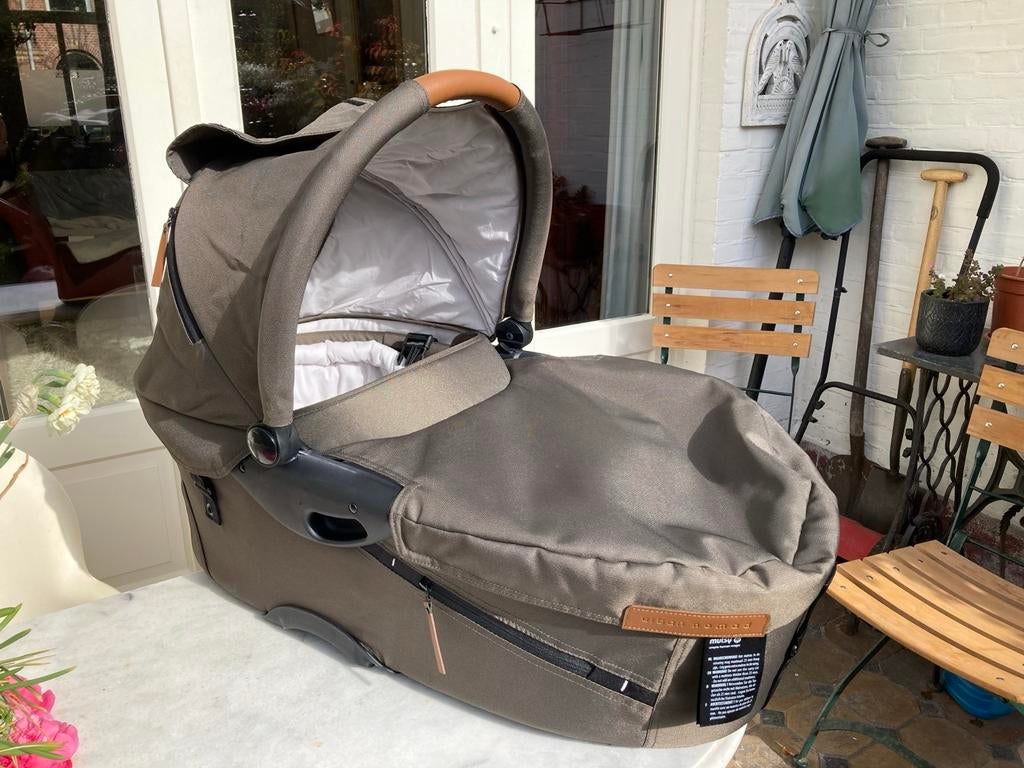 Mutsy kinderwagen met reiswieg., Ophalen, Zo goed als nieuw, Mutsy
