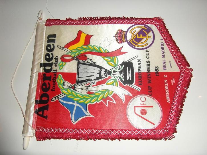 vaan ecwc finale 1983 aberdeen fc real madrid, Verzamelen, Sportartikelen en Voetbal, Zo goed als nieuw, Vaantje of Sjaal, Buitenlandse clubs