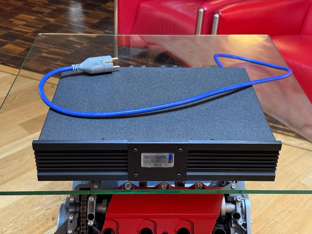 Isotek Evo3 Aquarius netfilter + Evo 3 Premier, Audio, Tv en Foto, Ophalen of Verzenden, Gebruikt, Minder dan 2 meter, Overige kabels