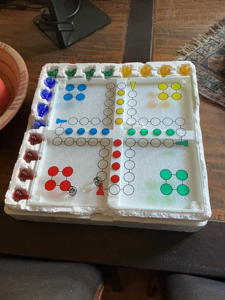 Mens erger je niet van glas - Minervum, Drie of vier spelers, Ophalen of Verzenden, Zo goed als nieuw