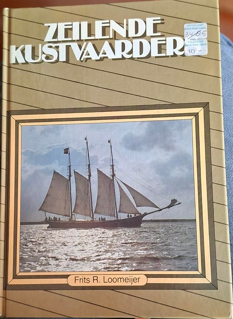 Zeilende Kustvaarder - Frits R. Loomeijer, Ophalen of Verzenden, 20e eeuw of later, Gelezen, Frits R. Loomeijer