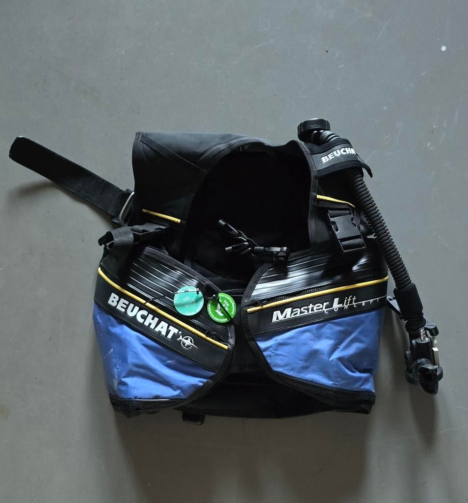 Beuchat Master Lift Duikvest - Maat M, Watersport en Boten, Ophalen of Verzenden, Gebruikt, Trimvest of Wing