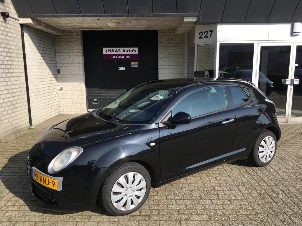 Alfa Romeo MiTo 1.3 JTDm ECO Essential / NAVI / AIRCO / APK, Voorwielaandrijving, Euro 5, Gebruikt, Zwart