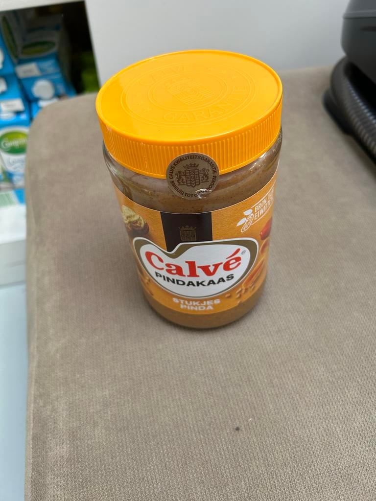 Calve pindakaas met stukjes, Ophalen