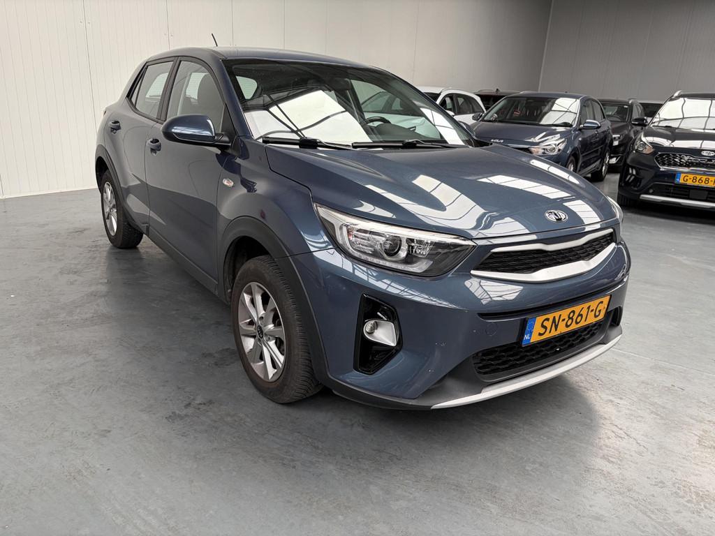 Kia Stonic 1.2 MPi ComfortPlusLine Navigator, Auto's, Kia, Voorwielaandrijving, Euro 6, Blauw, Origineel Nederlands