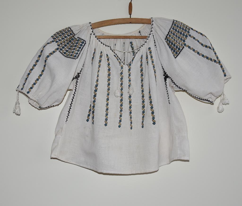 Antieke kinder blouse top volkskunst Roemenië Transsylvanië, Antiek en Kunst, Antiek | Kleding en Accessoires, Verzenden, Kinderen