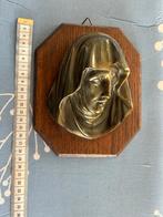 Vintage bronzen Maria beeld op houten plaat, Antiek en Kunst, Ophalen of Verzenden