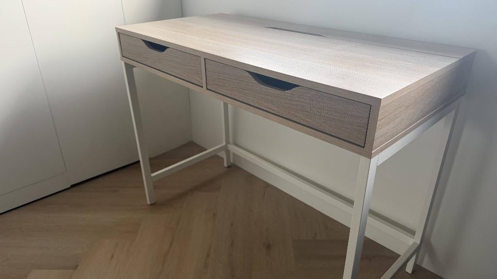 IKEA ALEX bureau wit/eikenpatroon 100x48 cm, Huis en Inrichting, Bureaus, Ophalen, Scandinavisch, Spaanplaat of MDF, Kabelgoot
