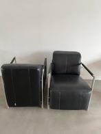 Twee zwarte leren stoelen, Ophalen, Zo goed als nieuw, Modern, 50 tot 75 cm