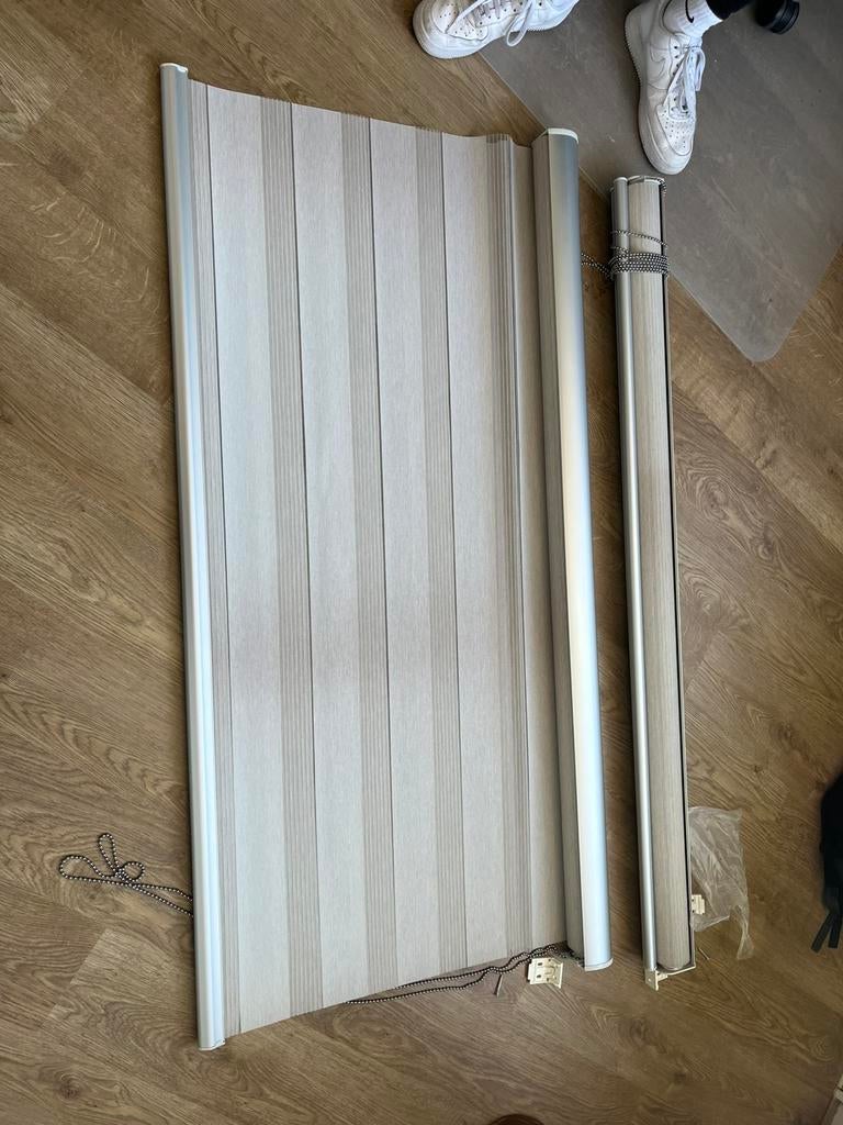 Duo rolgordijnen twee stuks zandkleur / taupe, Ophalen, Gebruikt, 200 cm of meer, Tijdloos