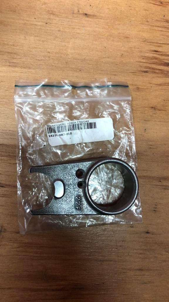 Nieuwe schakelvork links Honda 3v c50 c70 c90 Chaly Dax, Ophalen of Verzenden, Nieuw, Blok, Overige merken