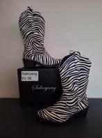 Salinyang zwart witte cowboy boots 36 met zebraprint, Kleding | Dames, Schoenen, Hoge laarzen, Salinyang, Zwart, Nieuw