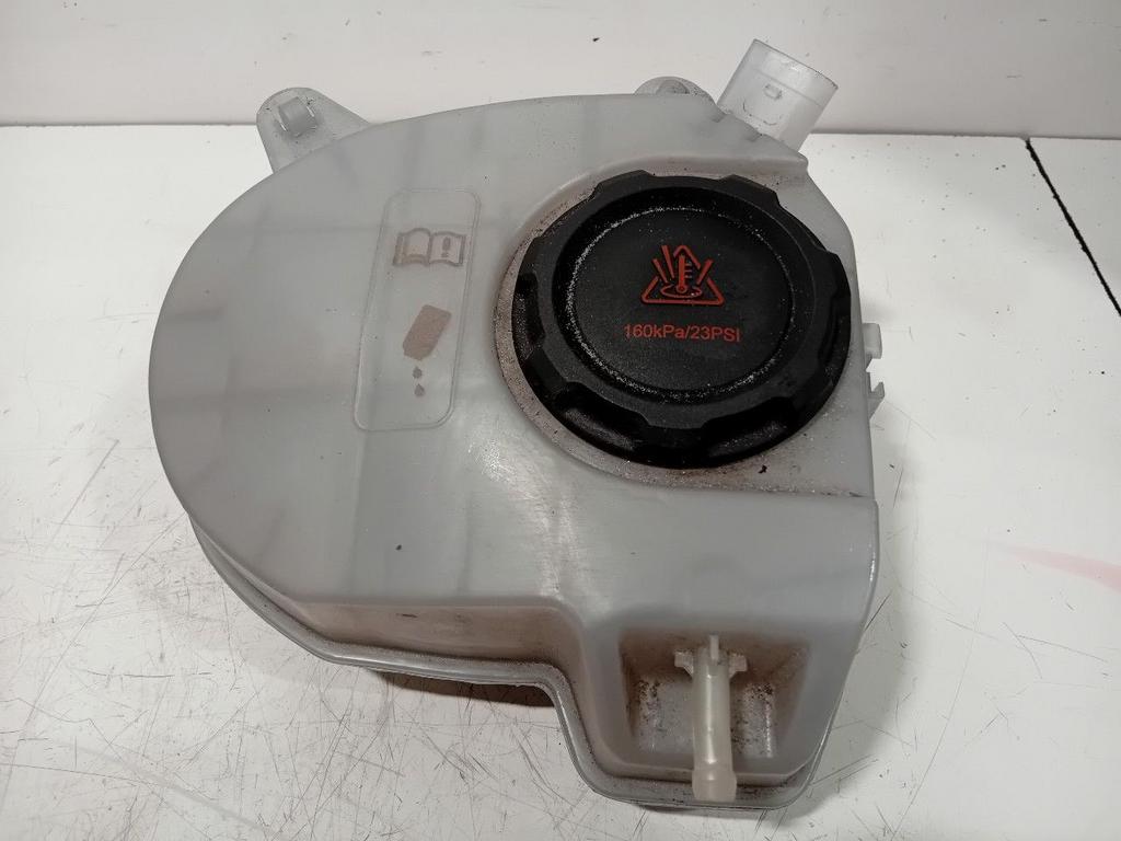 Koelvloeistof reservoir Volkswagen Golf, Auto-onderdelen, Onderdelen@venauto.nl, Van der Ven Autorecycling B.V., Gebruikt, Ettenseweg 76, 4706 PB Roosendaal, The Netherlands