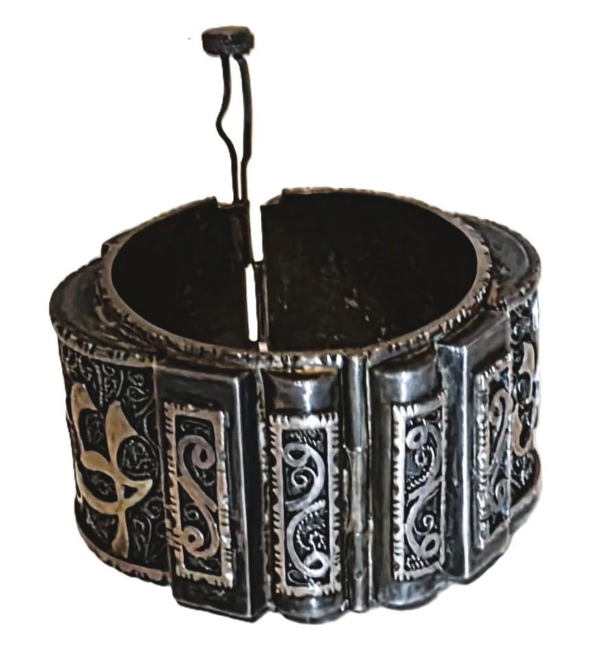 Zilver armband met Arabische kalligrafie teksten., Antiek en Kunst, Ophalen of Verzenden