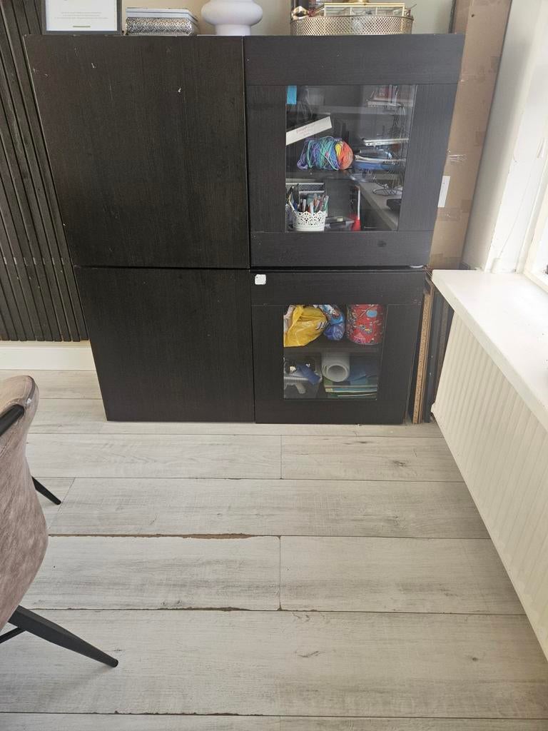 IKEA Besta Kast - Zwartbruin met Glazen Deuren, Huis en Inrichting, Ophalen of Verzenden, Gebruikt