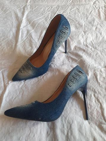 Blauwe jeans pumps stilletos hoge hakken high heels naaldhak beschikbaar voor biedingen