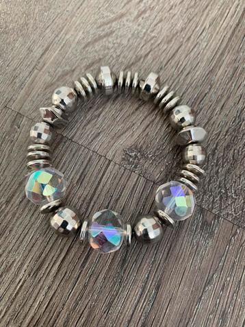 Partij 20 stuks elastische  armbanden A104 beschikbaar voor biedingen