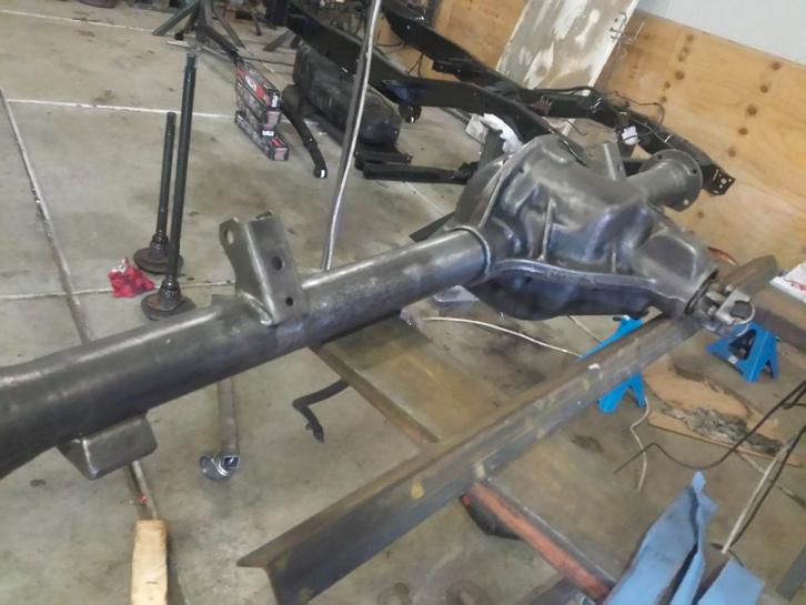 Gevraagd dana 44 assen voor een 1976  jeep wagoneer, Auto-onderdelen, Remmen en Aandrijving, Jeep, Ophalen