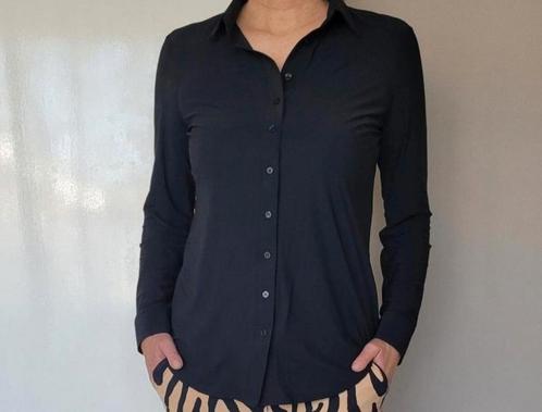 Studio Anneloes Poppy blouse S travelstof zwart, Kleding | Dames, Blouses en Tunieken, Zo goed als nieuw, Maat 36 (S), Zwart, Ophalen of Verzenden