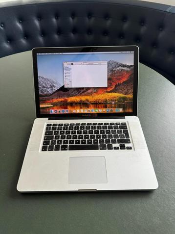 Macbook Pro mid 2010, 2,66 GHz i7 en 8GB RAM + 512GB SSD beschikbaar voor biedingen