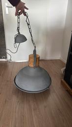 Grijze hanglamp, industrieel., Ophalen of Verzenden, Zo goed als nieuw, Metaal, Minder dan 50 cm
