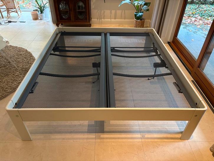 Zeer nette Auping Auronde wit 180x200 48cm elek. verstelbaar, Huis en Inrichting, Slaapkamer | Bedden, Zo goed als nieuw, Tweepersoons