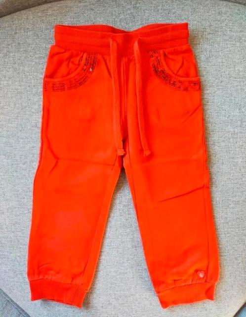 Nieuw! Super mooie rode joggingbroek van Frendz! Maat 98, Kinderen en Baby's, Kinderkleding | Maat 98, Nieuw, Meisje, Broek, Ophalen of Verzenden