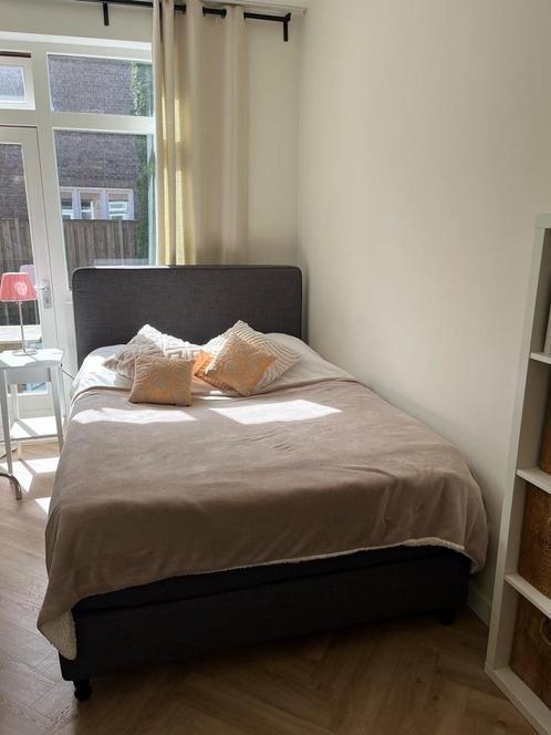 Mooie boxpring twijfelaar, Huis en Inrichting, Slaapkamer | Boxsprings, Zo goed als nieuw, 140 cm, 200 cm, Twijfelaar, Grijs, Ophalen