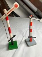 Twee seinpalen, spoor 0 of 1, Hobby en Vrije tijd, Overige merken, Gebruikt, Gelijkstroom of Wisselstroom, Overige typen
