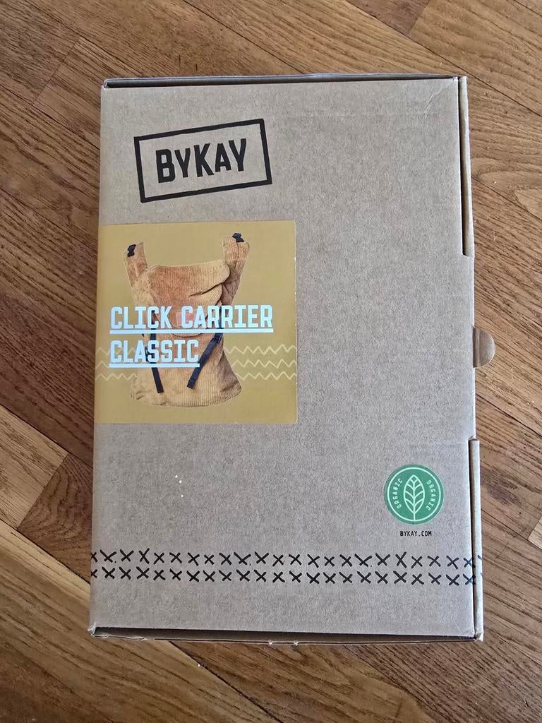 Bykay Click Carrier, Draagzak, Classic Ribbed Velvet Mosterd, Buik of Rug, Zo goed als nieuw, Draagzak, Ophalen