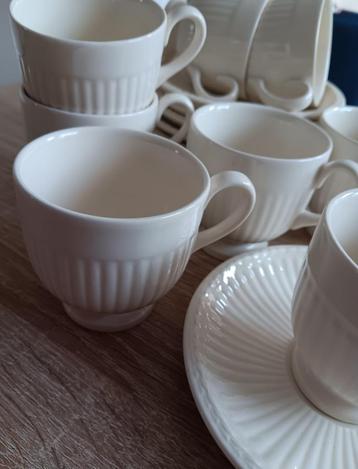 Wedgewood theekopjes met schoteltjes beschikbaar voor biedingen