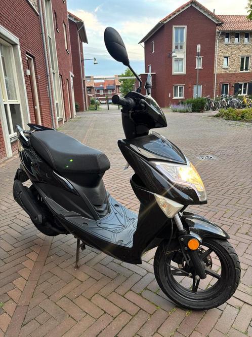 AGM Brash 50 scooter geel kenteken 45km, Fietsen en Brommers, Scooters | Overige merken, Gebruikt, Ophalen of Verzenden