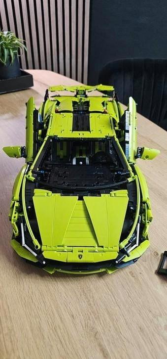 LEGO Technic Lamborghini Sián FKP 37 42115 beschikbaar voor biedingen