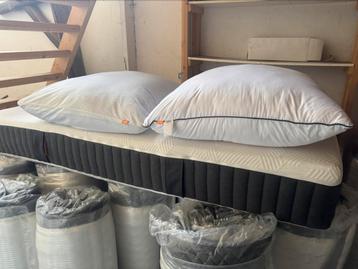 Hoofdkussen van emma sleeps 80x80cm nieuw!! 2 soorten beschikbaar voor biedingen