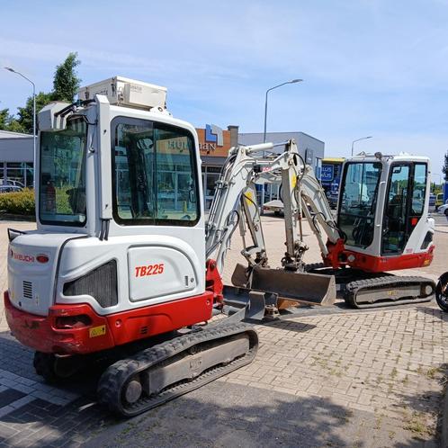 2 X Takeuchi TB225 Minigraver., Zakelijke goederen, Machines en Bouw | Kranen en Graafmachines, Graafmachine