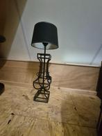 Stalen frame lamp., Huis en Inrichting, Lampen | Vloerlampen, Ophalen of Verzenden, Zo goed als nieuw, Metaal, Minder dan 100 cm