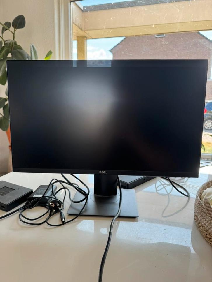 Dell P2419H 24 inch Full HD IPS Monitor, Computers en Software, Monitoren, Zo goed als nieuw, 60 Hz of minder, DisplayPort, Draaibaar