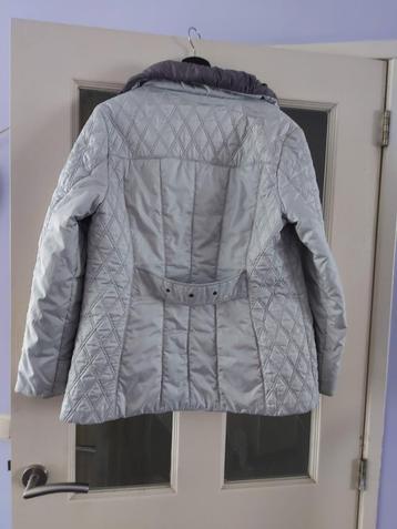 grijze jas van Concept maat 38 beschikbaar voor biedingen