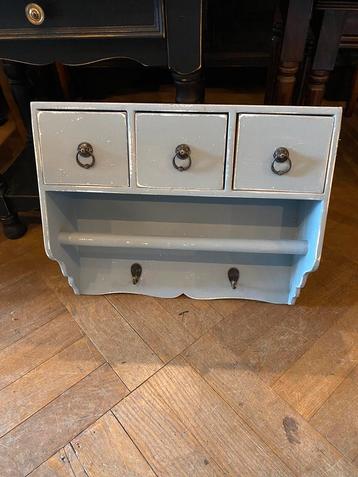 Brocante hangkastje, oud wandkastje, klein keukenkastje VdlM beschikbaar voor biedingen